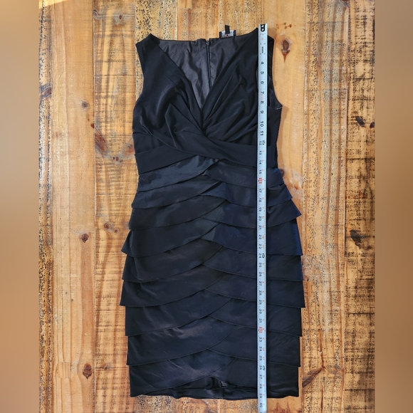 ♥️LE CHÂTEAU dress - Picture 2 of 11